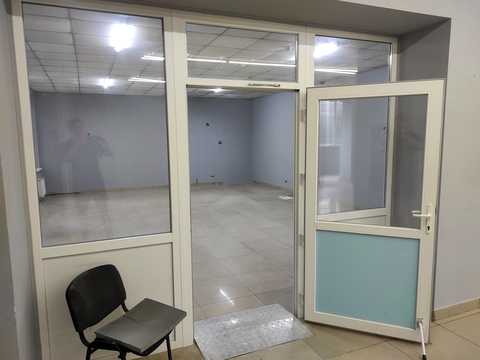 комерційна за адресою Левітана вул., 79