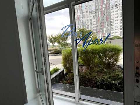 комерційна за адресою Микільсько-Слобідська вул., 10