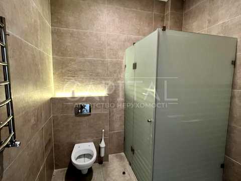 комерційна за адресою Соснова вул., 6