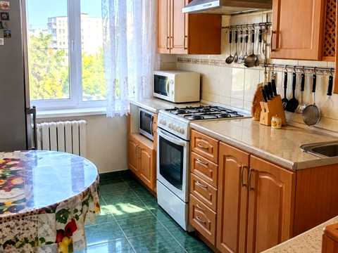 квартира за адресою Тополина вул., 22