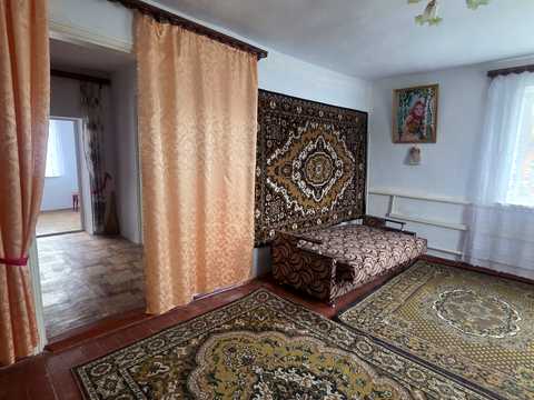 будинок за адресою с. Сиваківці, Озерна