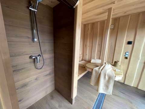комерційна за адресою Рівне, Біла вул., 57