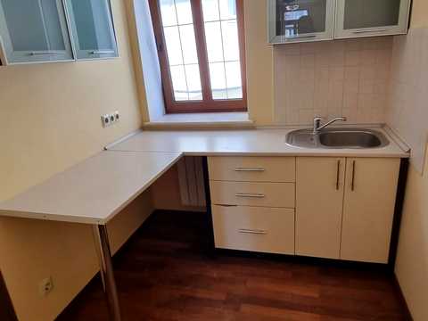 комерційна за адресою Володимирська вул., 64