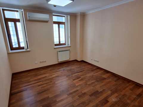 комерційна за адресою Володимирська вул., 64