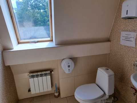 комерційна за адресою Володимирська вул., 64