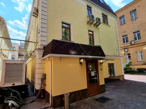 комерційна за адресою Володимирська вул., 64