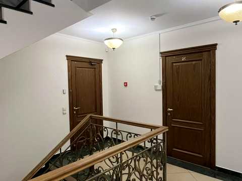 комерційна за адресою Володимирська вул., 64