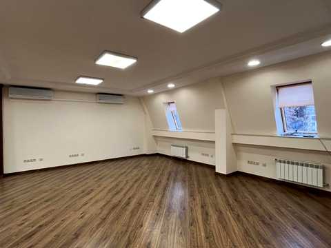 комерційна за адресою Володимирська вул., 64