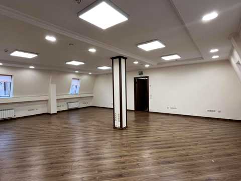 комерційна за адресою Володимирська вул., 64