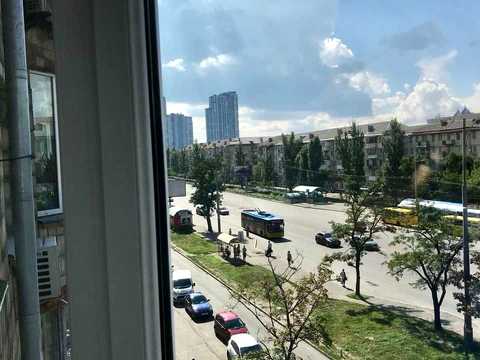 квартира за адресою Соборності просп. (Возз'єднання), 1-Б