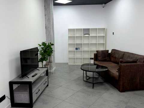 комерційна за адресою Дніпро, Королеви Єлизавети ІІ вул. (Глинки), 2