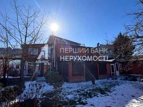 дом по адресу 10 линия, 18