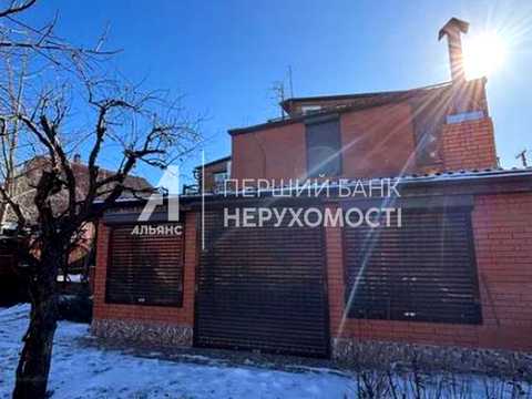 дом по адресу 10 линия, 18