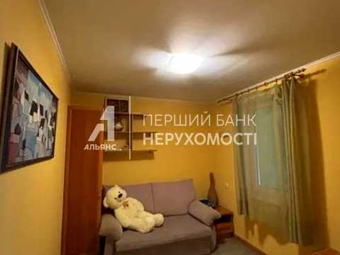 дом по адресу 10 линия, 18