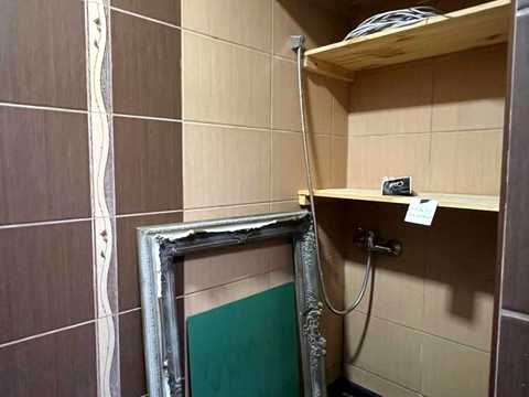 комерційна за адресою Івана Левинського вул., 4