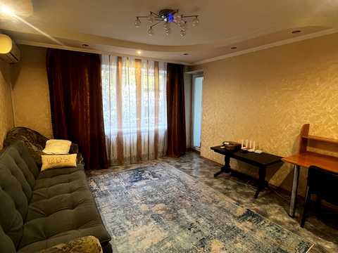 квартира за адресою Менахем-Мендл Шнеєрсона вул. (Мініна), 15