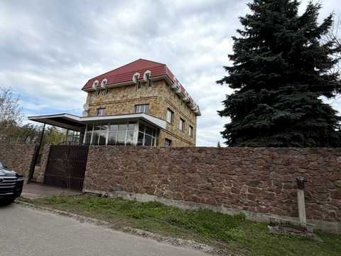 будинок за адресою Вишнева, 68