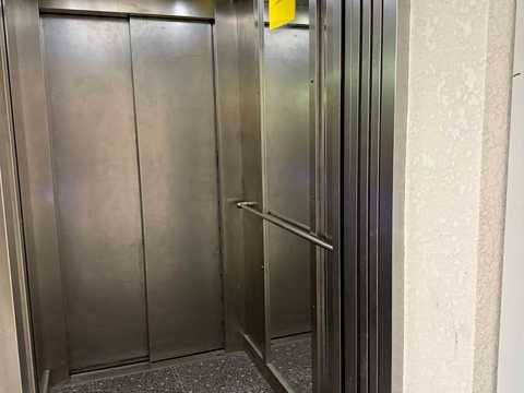 квартира по адресу Василия Сухомлинского ул., 36