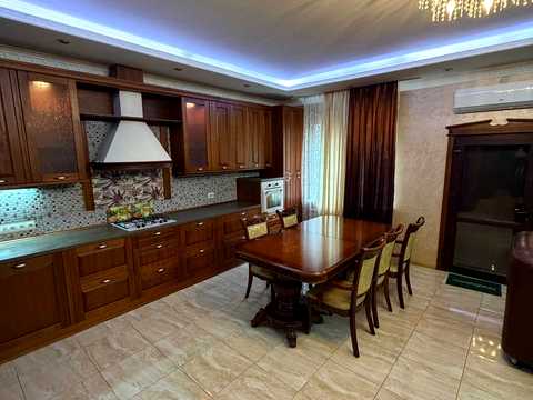 будинок за адресою Дніпро, Академіка Корольова вул.