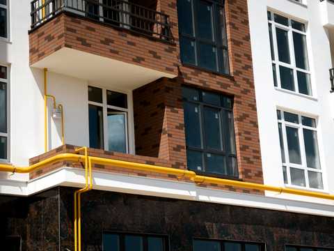 комерційна за адресою Ольги Кобилянської вул. (Достоєвського), 1-В/17