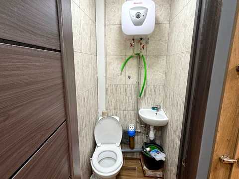 комерційна за адресою Покровська вул., 15