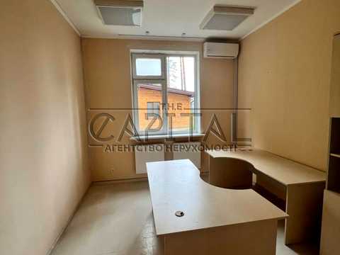 комерційна за адресою Соборна вул., 10