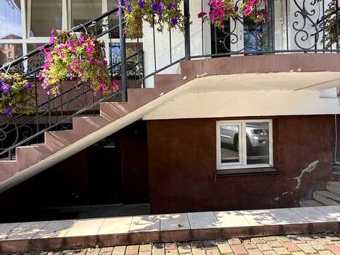 коммерческая по адресу Дворовая ул., 22
