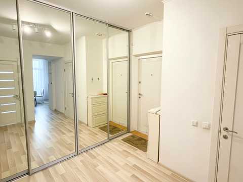 квартира за адресою Анни Ахматової вул., 22