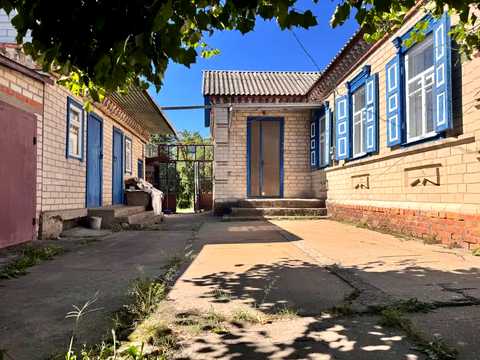 будинок за адресою Підгородне, Каштанова вул. (Ленінградська)
