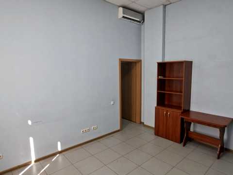комерційна за адресою Золочівська вул., 8
