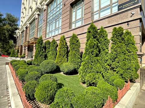 комерційна за адресою Жилянська вул., 68