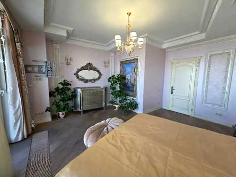 квартира за адресою Королеви Єлизавети ІІ вул. (Глинки), 2