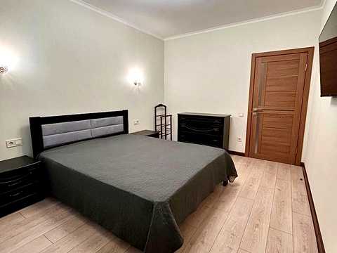 квартира по адресу Ревуцкого ул., 40-В