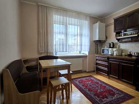 квартира за адресою Івано-Франківськ, Зеновія Красівського вул., 1