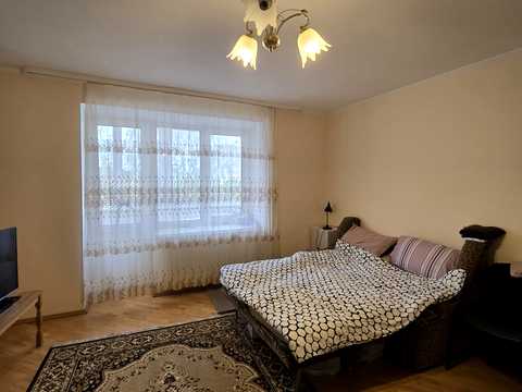 квартира за адресою Івано-Франківськ, Зеновія Красівського вул., 1