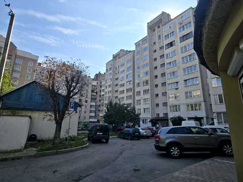 квартира за адресою Івано-Франківськ, Зеновія Красівського вул., 1