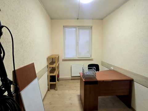 комерційна за адресою Пластова вул. (Силікатна), 5