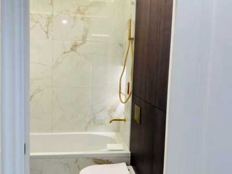комерційна за адресою Берковецька вул., 6