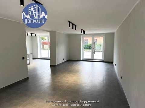 комерційна за адресою Миколаївська вул., 15