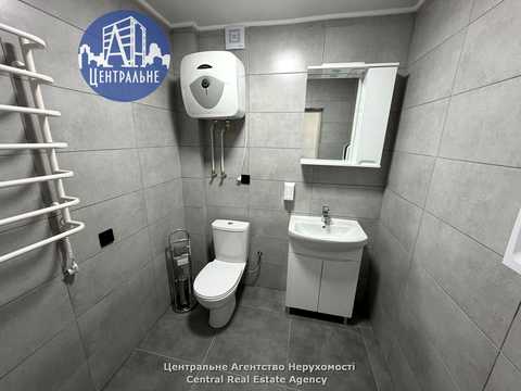 комерційна за адресою Миколаївська вул., 15