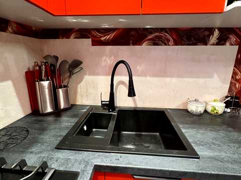 квартира за адресою Київ, Салютна вул., 9