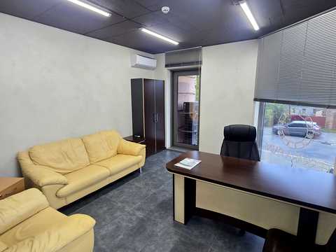 комерційна за адресою Петропавлівська вул., 50-Б
