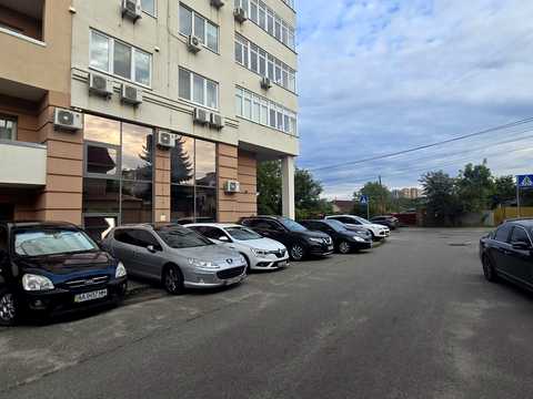 комерційна за адресою Петропавлівська вул., 50-Б