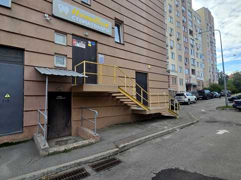 комерційна за адресою Петропавлівська вул., 50-Б