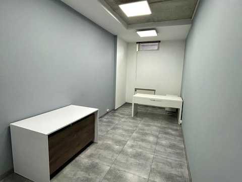 коммерческая по адресу Георгія Тороповського ул. (Івана Дубового), 2