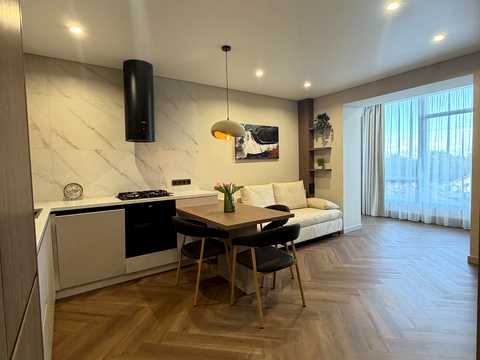 квартира за адресою Чорновола вул., 123-А