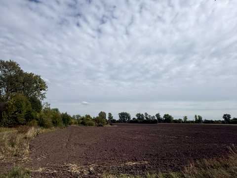 участок по адресу Садова