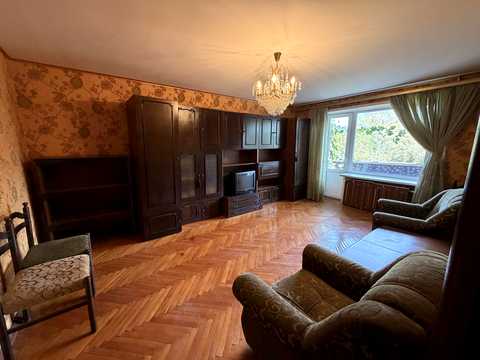 квартира за адресою Тролейбусна вул., 19-А