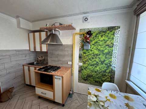 квартира за адресою Героїв просп., 12