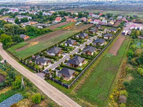 ділянка за адресою с. Малі Підліски,